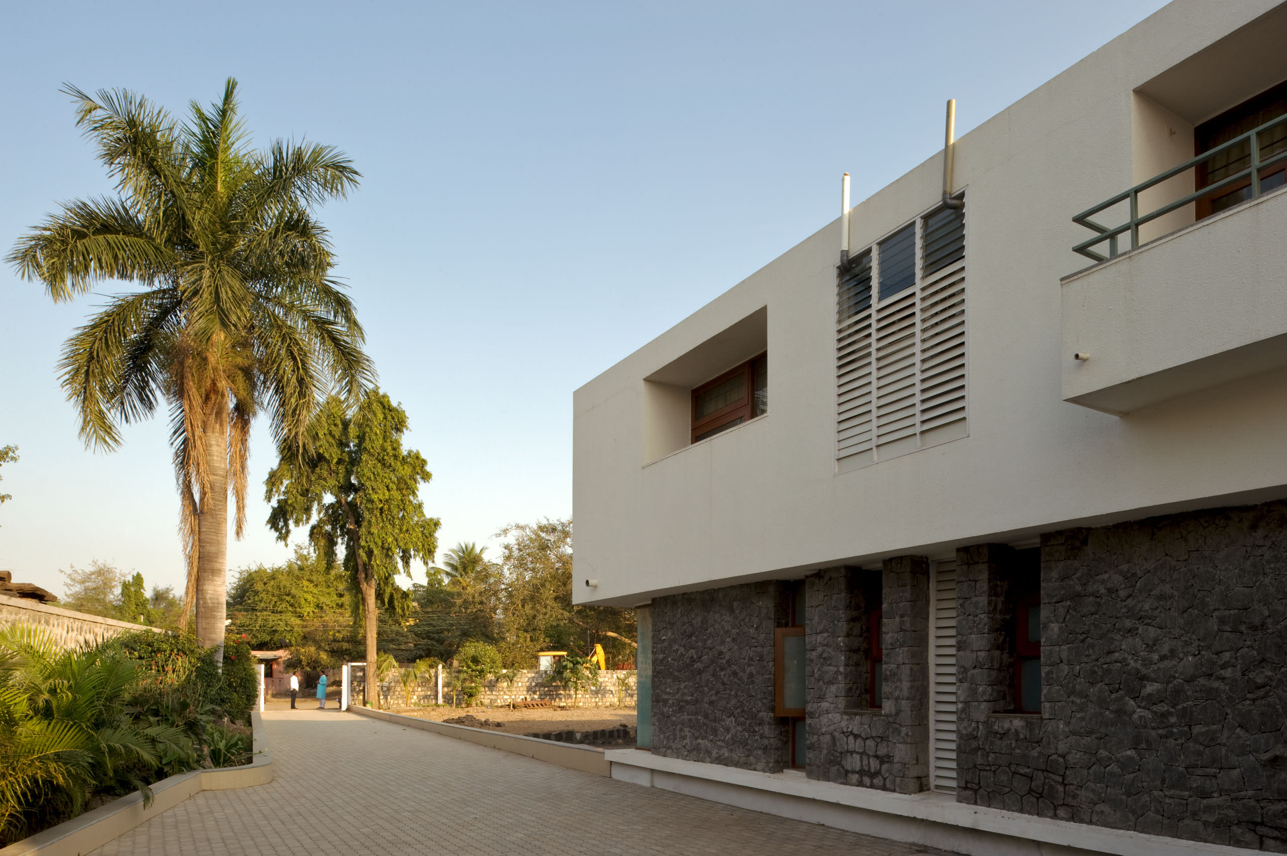 Opolis Architects, Bombay  |  Sarpanch House, Akluj